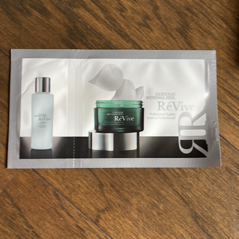 Designer skincare samples! La Mer, ReVive, Cle De Peau, Diptyque, and more! - Picture 5 of 10